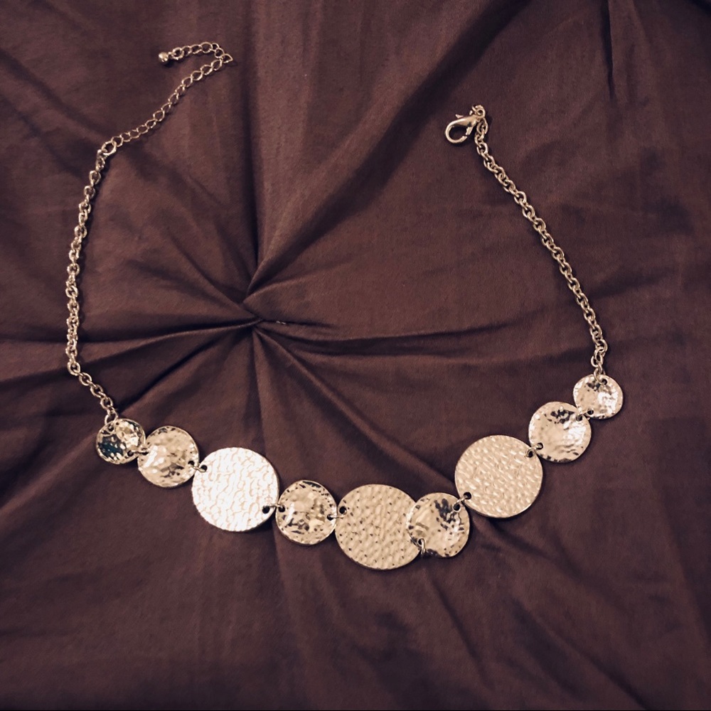 Necklace (costume jewelry)